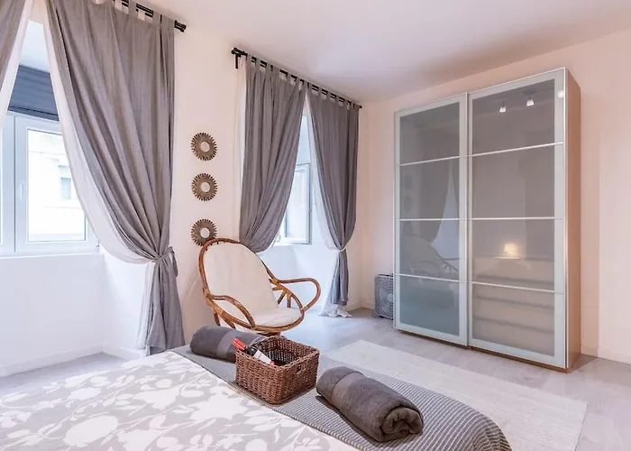 Modern Rustic In Graca Lisboa