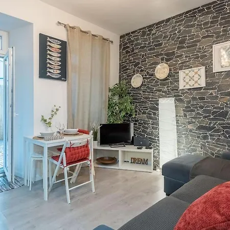 Modern Rustic In Graca Appartement Lissabon