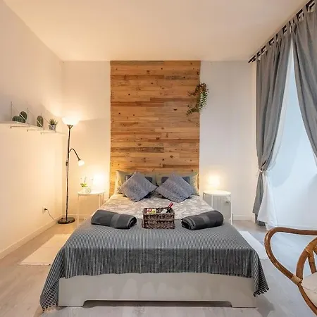 Apartment Modern Rustic In Graca