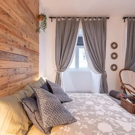 Apartment Modern Rustic In Graca Lisbon